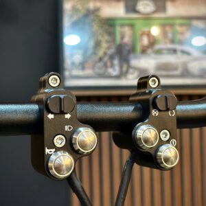 CẶP CÙM CÔNG TẮC MOTOBOX (CHÍNH HÃNG)